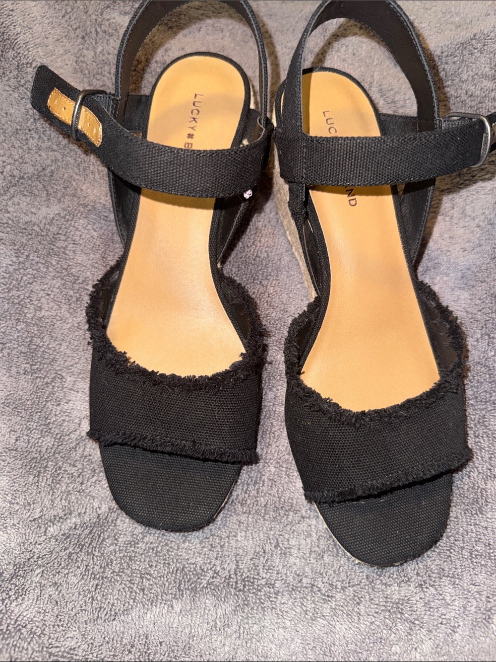 Lucky Brand Black Frayed Strap Sandals with Tan Insole